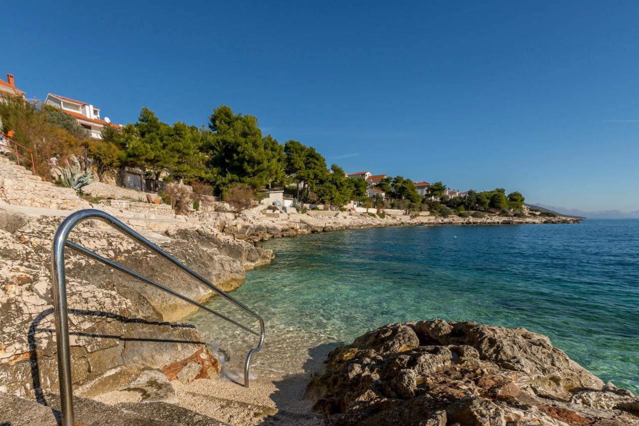 Apart Sa Terasom 250M Od Plaze,Parking,Wi Fi,Rostilj Trogir Kültér fotó