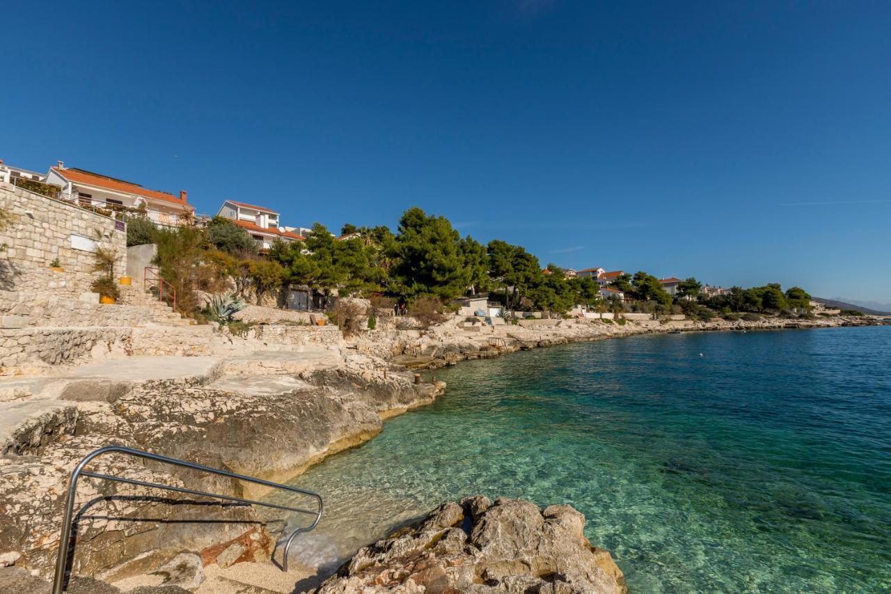 Apart Sa Terasom 250M Od Plaze,Parking,Wi Fi,Rostilj Trogir Kültér fotó