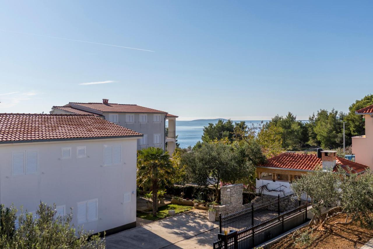 Apart Sa Terasom 250M Od Plaze,Parking,Wi Fi,Rostilj Trogir Kültér fotó