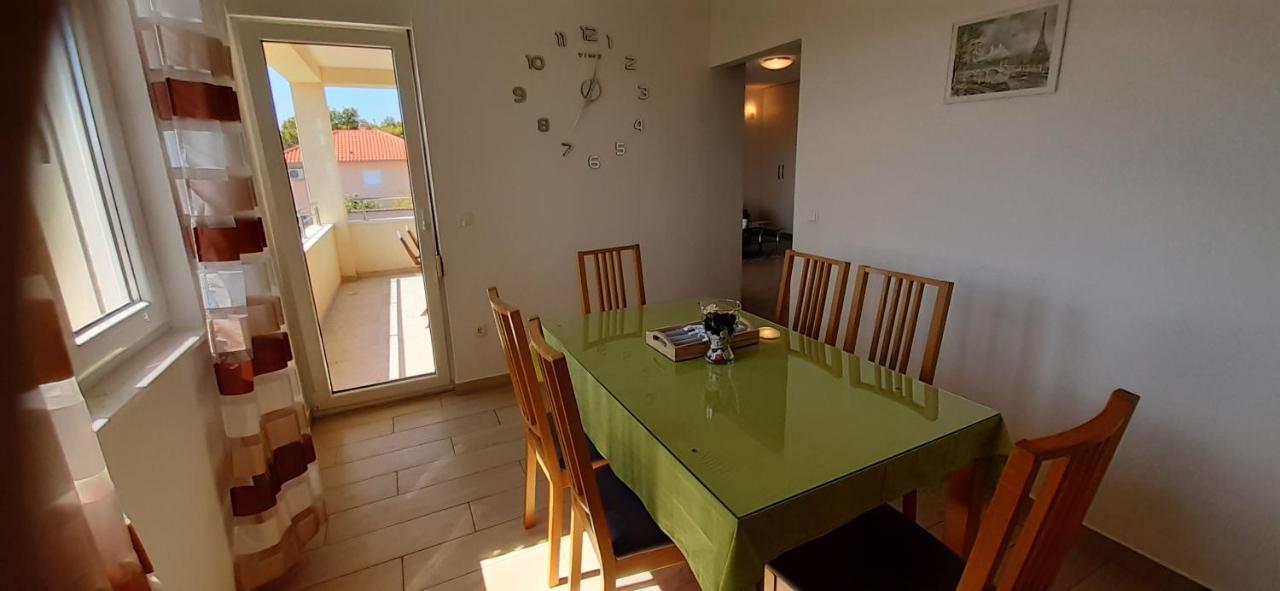 Apart Sa Terasom 250M Od Plaze,Parking,Wi Fi,Rostilj Trogir Kültér fotó
