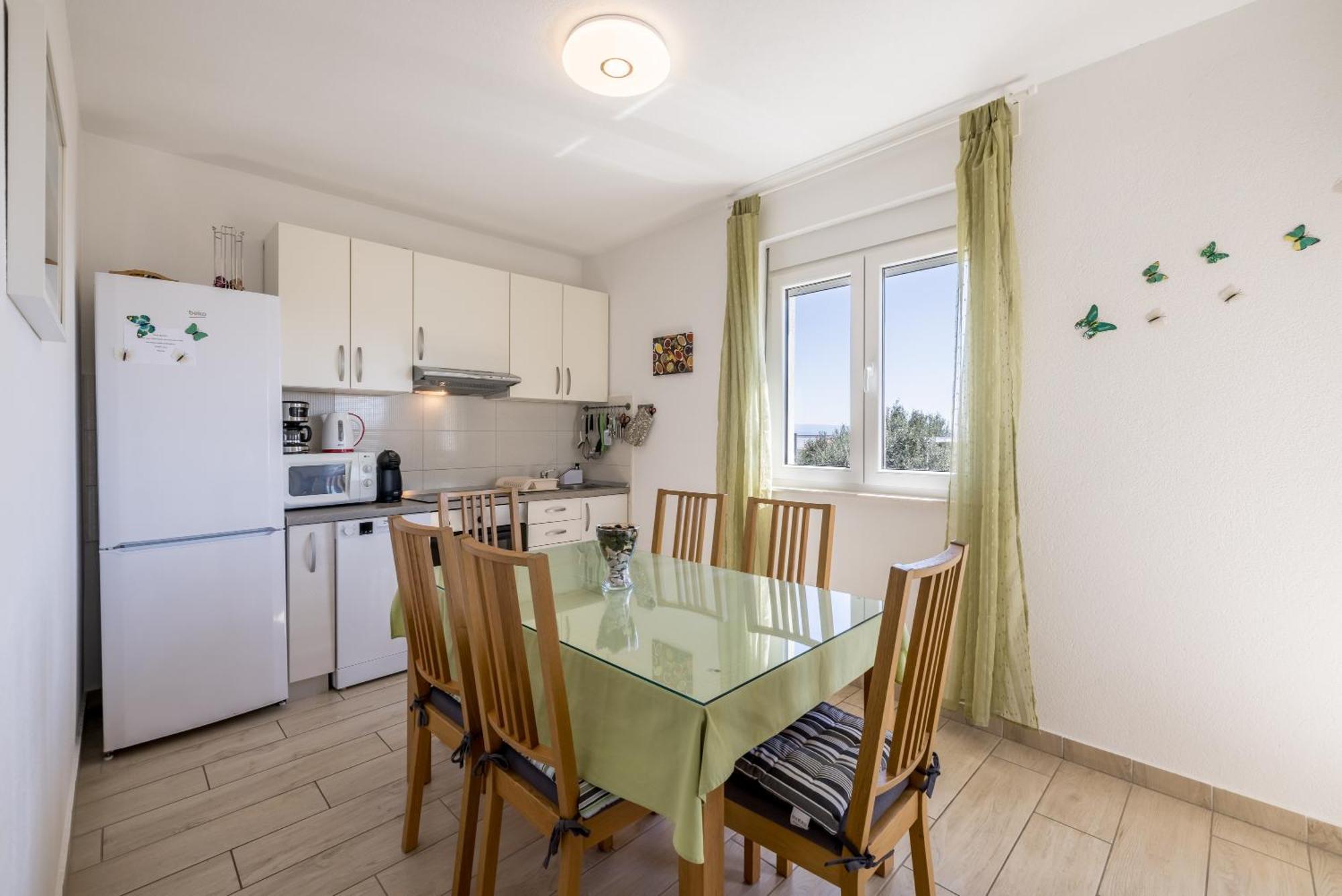 Apart Sa Terasom 250M Od Plaze,Parking,Wi Fi,Rostilj Trogir Kültér fotó