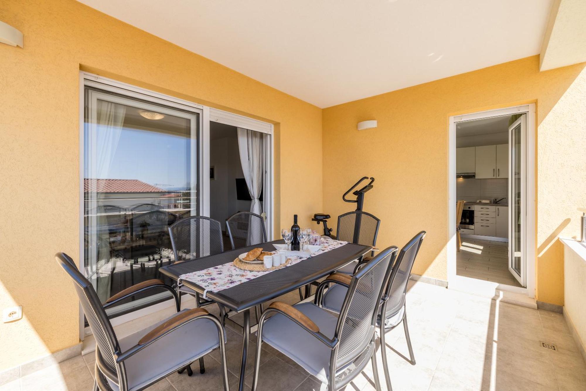 Apart Sa Terasom 250M Od Plaze,Parking,Wi Fi,Rostilj Trogir Kültér fotó