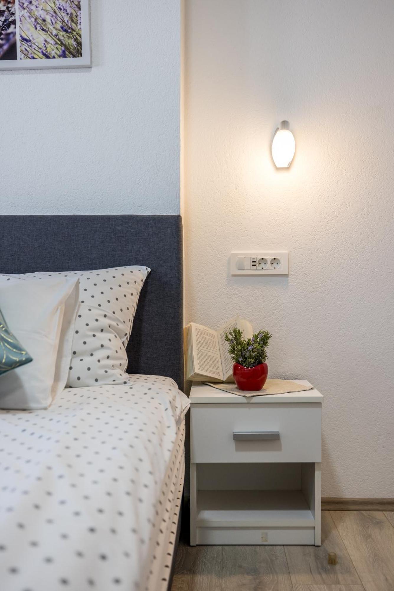 Apart Sa Terasom 250M Od Plaze,Parking,Wi Fi,Rostilj Trogir Kültér fotó